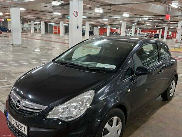 Opel Corsa Hatchback, Petrol, 2013, Black