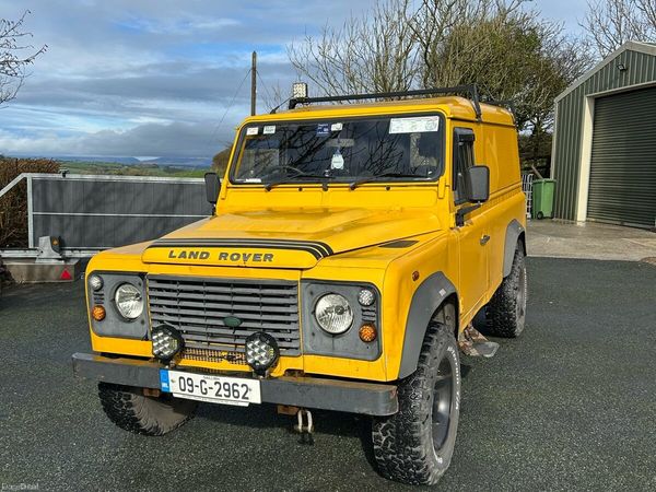 Land Rover Defender SUV, Diesel, 2009, Yellow