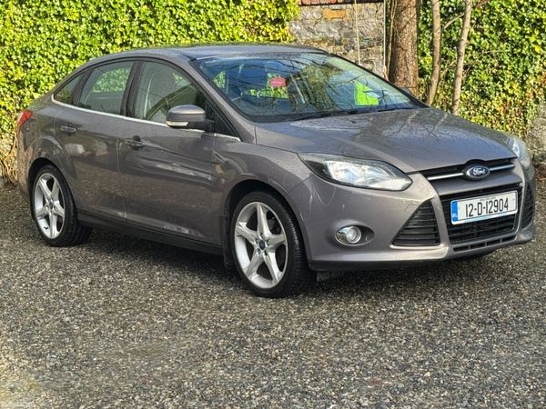Ford Focus Saloon, Petrol, 2012, Brown