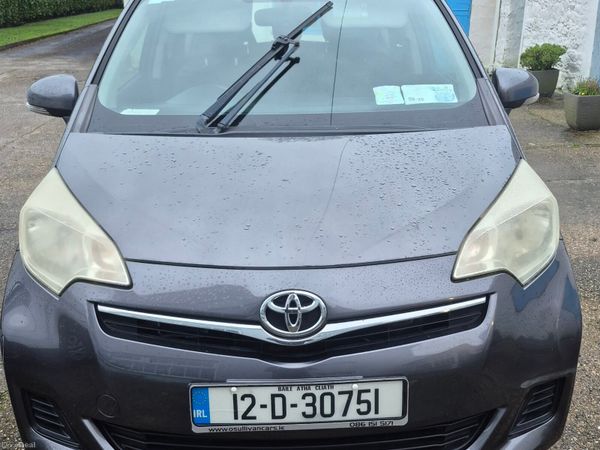 Toyota Verso-S MPV, Petrol, 2012, Grey