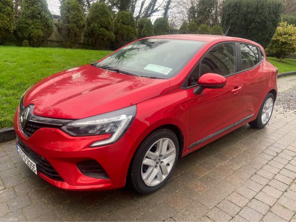 Renault Clio Hatchback, Petrol, 2022, Red