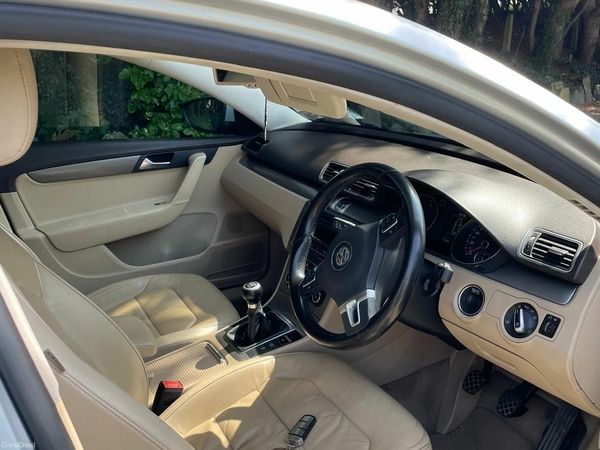 Volkswagen Passat Estate, Diesel, 2012, Silver