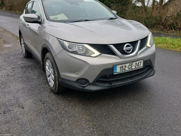Nissan Qashqai Hatchback, Diesel, 2015, Silver