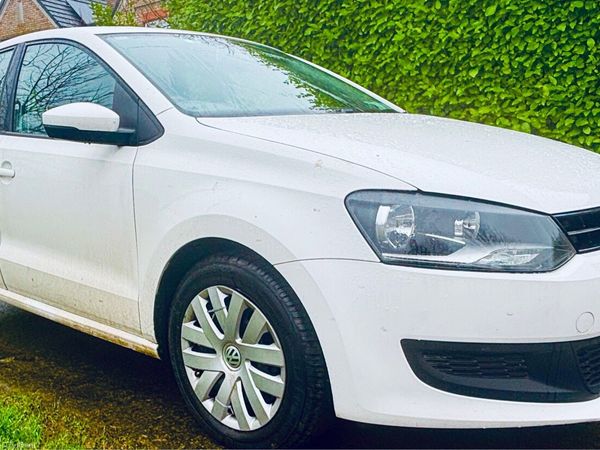 Volkswagen Polo Hatchback, Petrol, 2013, White