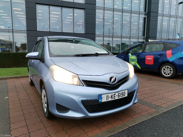 Toyota Vitz Hatchback, Petrol, 2011, Blue