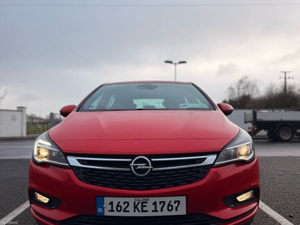 Opel Astra Hatchback, Diesel, 2016, Red