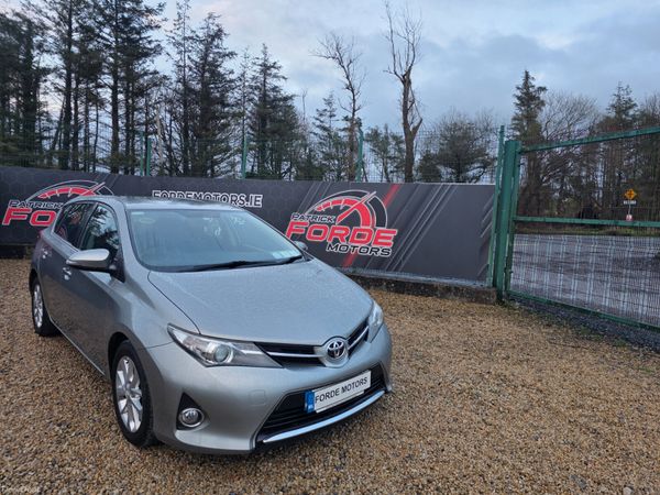 Toyota Auris Hatchback, Diesel, 2013, Grey