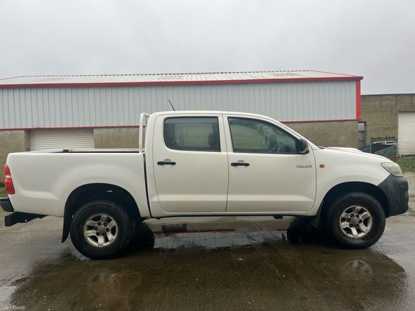 Toyota Hilux Crew Cab, Diesel, 2012, White