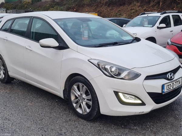 Hyundai i30 Estate/Jeep, Diesel, 2013, White