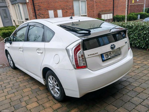 Toyota Prius Hatchback, Petrol Hybrid, 2013, White