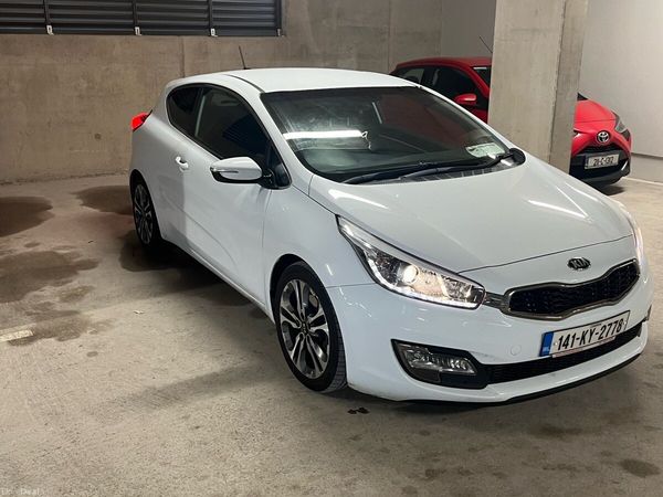 Kia Ceed Hatchback, Diesel, 2014, White