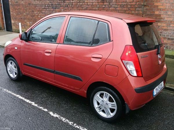 Hyundai i10 Hatchback, Petrol, 2009, Red