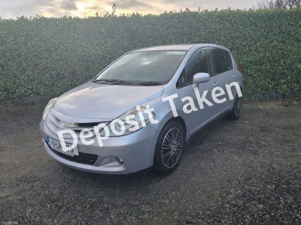 Nissan Tiida Hatchback, Petrol, 2011, Silver