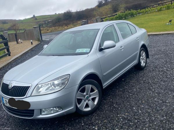 Skoda Octavia Saloon, Diesel, 2013, Silver