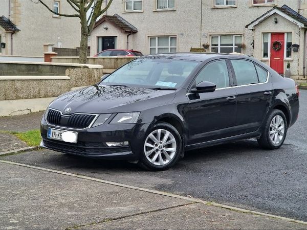 Skoda Octavia Saloon, Diesel, 2017, Black