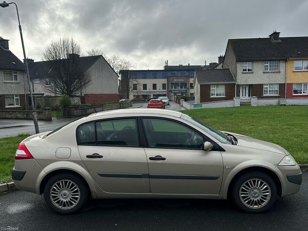 Renault Megane Saloon, Diesel, 2007, Gold