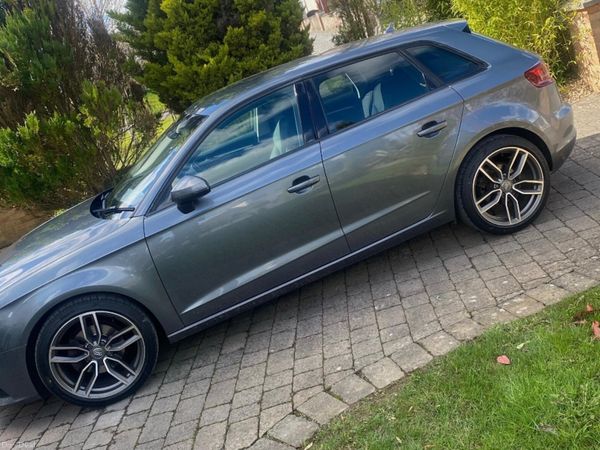 Audi A3 Hatchback, Diesel, 2015, Grey
