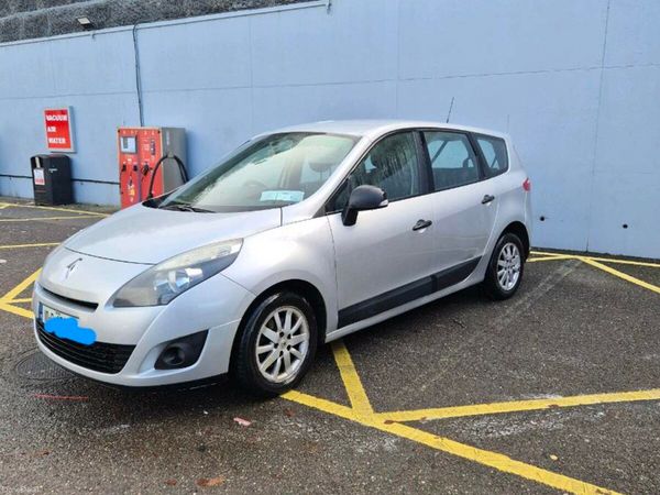 Renault Grand Scenic MPV, Petrol, 2010, Silver