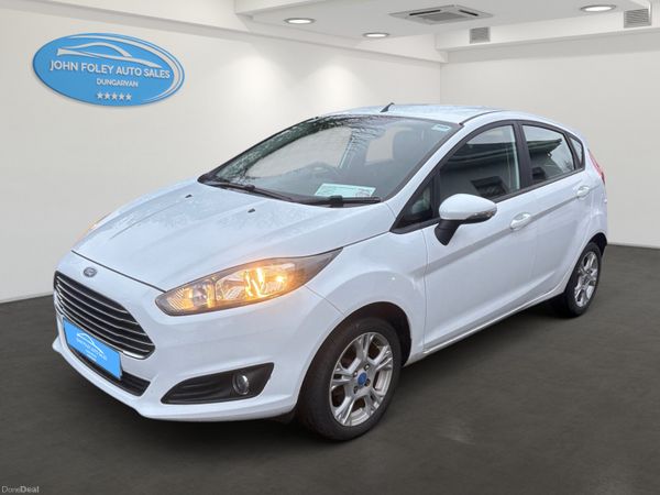 Ford Fiesta Hatchback, Petrol, 2015, White