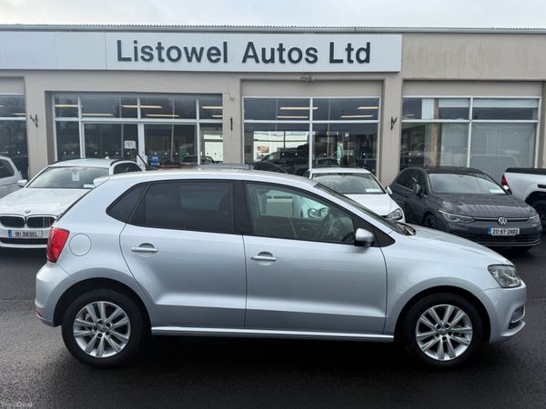 Volkswagen Polo Hatchback, Petrol, 2016, Silver
