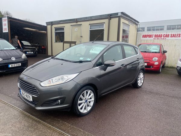 Ford Fiesta Hatchback, Petrol, 2016, Grey