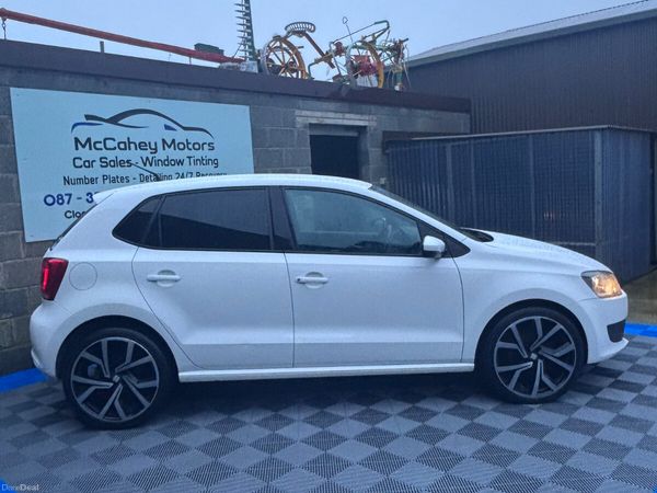 Volkswagen Polo Hatchback, Petrol, 2014, White
