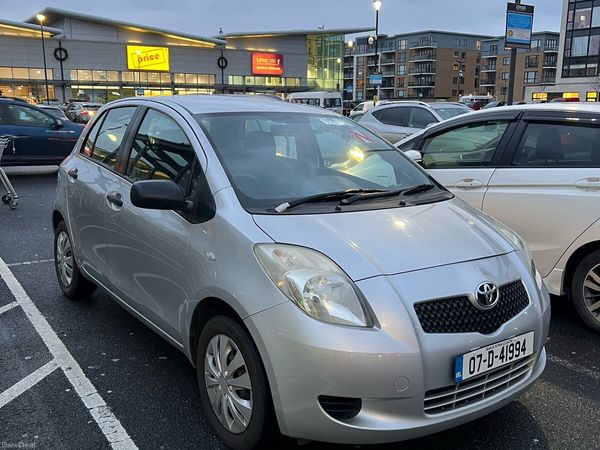 Toyota Yaris Hatchback, Petrol, 2007, Silver