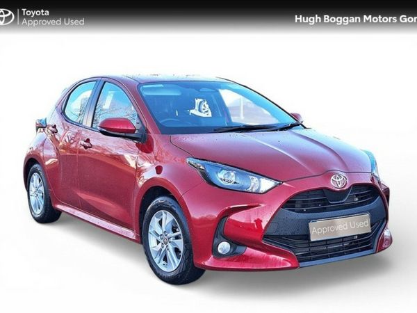 Toyota Yaris Hatchback, Petrol Hybrid, 2023, Red