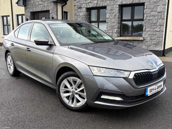Skoda Octavia Saloon, Diesel, 2022, Grey