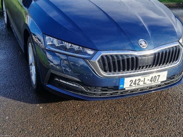 Skoda Octavia Saloon, Diesel, 2024, Blue