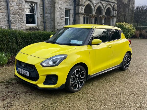 Suzuki Swift Hatchback, Petrol, 2019, Yellow
