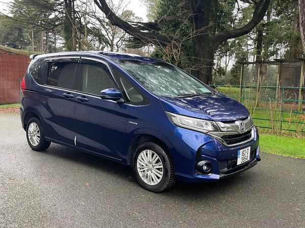 Honda Freed MPV, Petrol Hybrid, 2016, Navy
