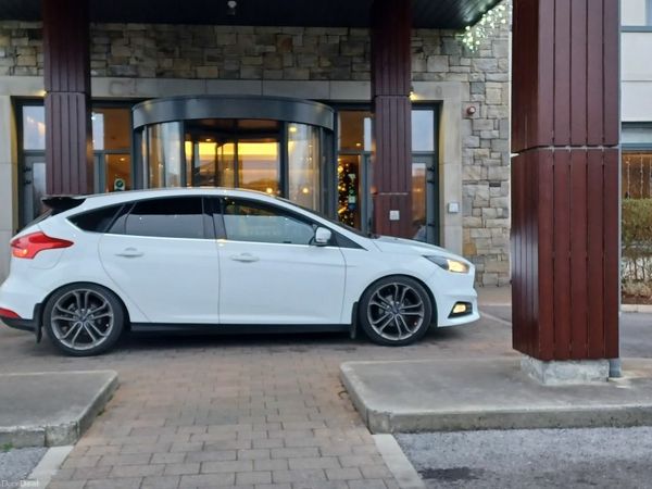Ford Focus Hatchback, Petrol, 2018, White