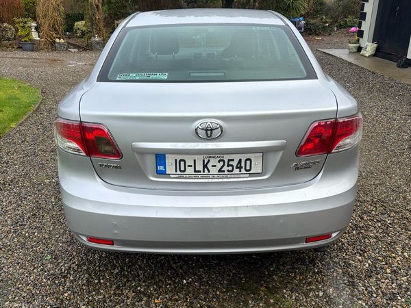 Toyota Avensis Saloon, Diesel, 2010, Silver