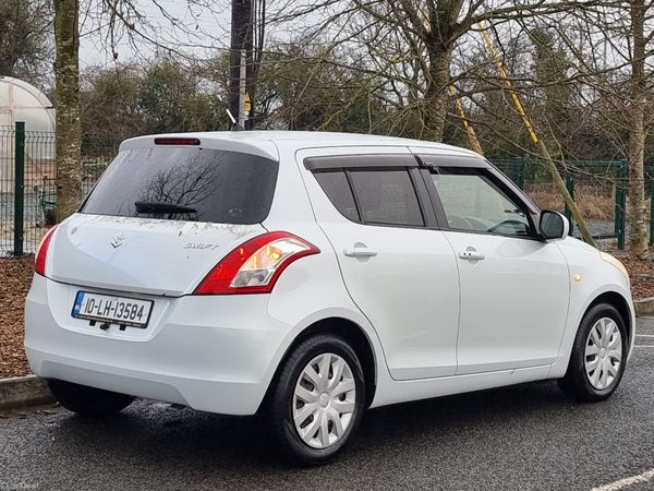 Suzuki Swift Hatchback, Petrol, 2010, White