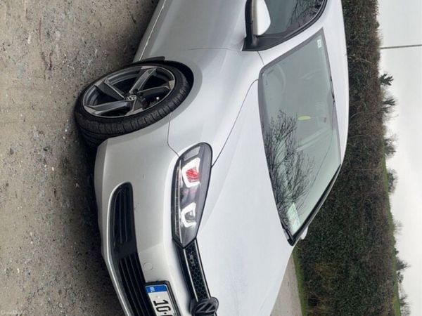 Volkswagen Golf Hatchback, Diesel, 2010, Silver