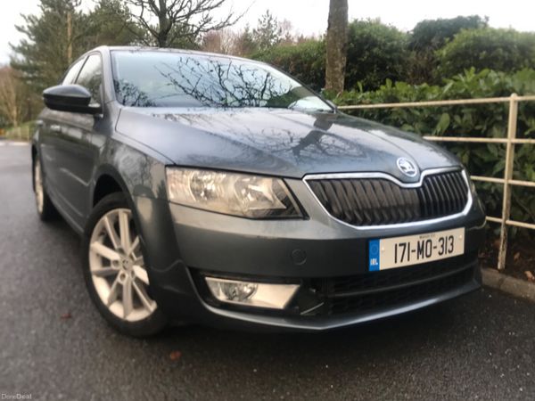 Skoda Octavia Saloon, Diesel, 2017, Grey