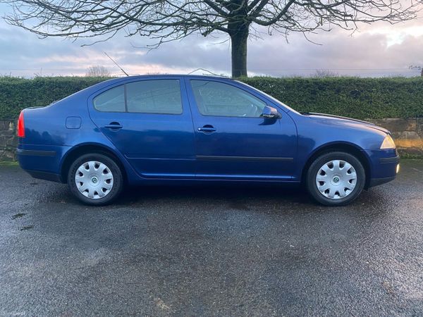 Skoda Octavia Hatchback, Petrol, 2009, Blue