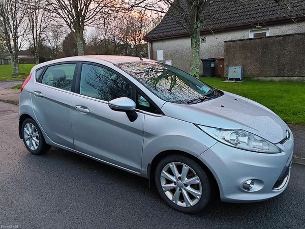 Ford Fiesta Hatchback, Diesel, 2010, Silver