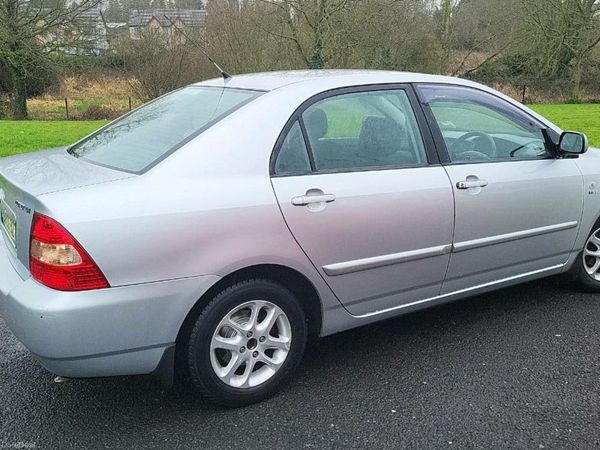 Toyota Corolla Saloon, Petrol, 2003, Silver
