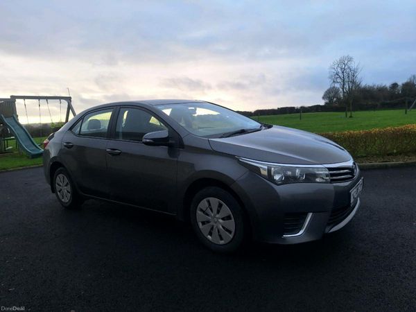 Toyota Corolla Saloon, Petrol, 2014, Grey
