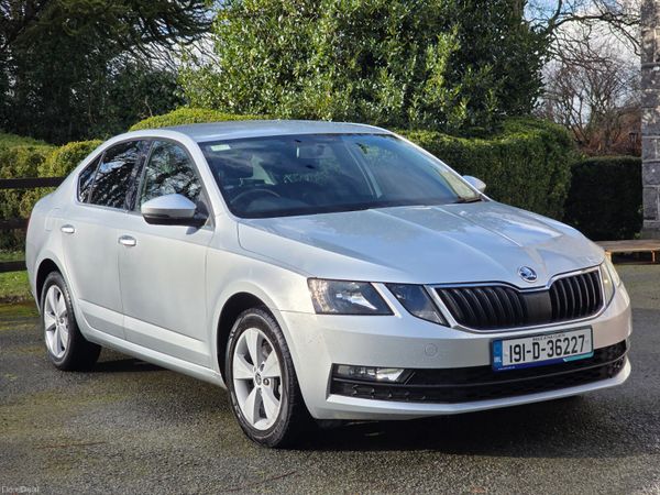 Skoda Octavia Saloon, Petrol, 2019, Grey