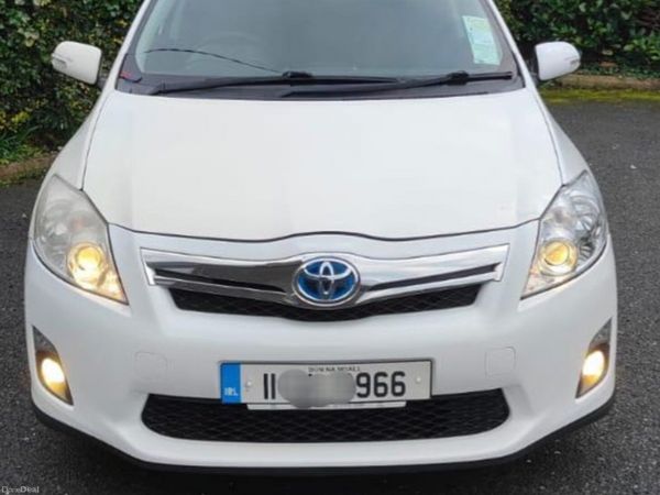 Toyota Auris Hatchback, Petrol Hybrid, 2011, White