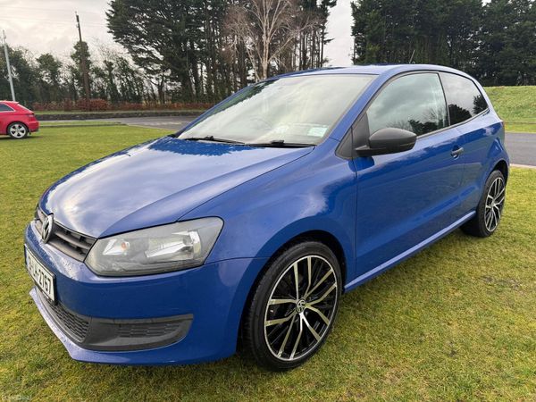 Volkswagen Polo Hatchback, Petrol, 2013, Blue