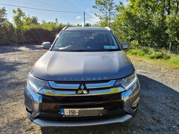 Mitsubishi Outlander SUV, Diesel, 2019, Grey