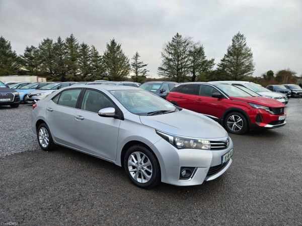 Toyota Corolla Saloon, Petrol, 2016, Silver