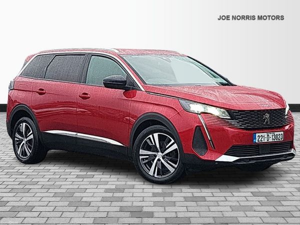 Peugeot 5008 MPV, Diesel, 2022, Red