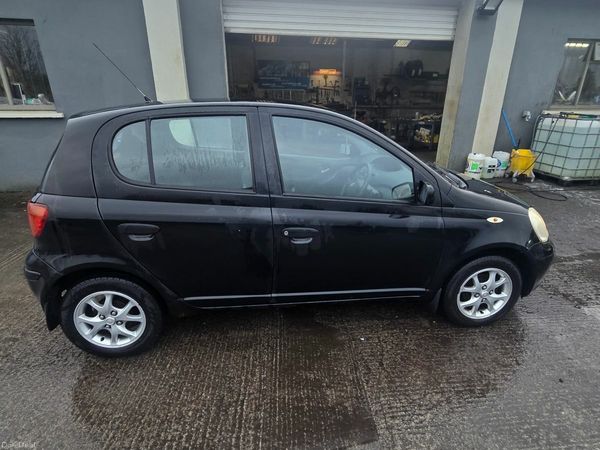 Toyota Yaris Hatchback, Petrol, 2005, Black