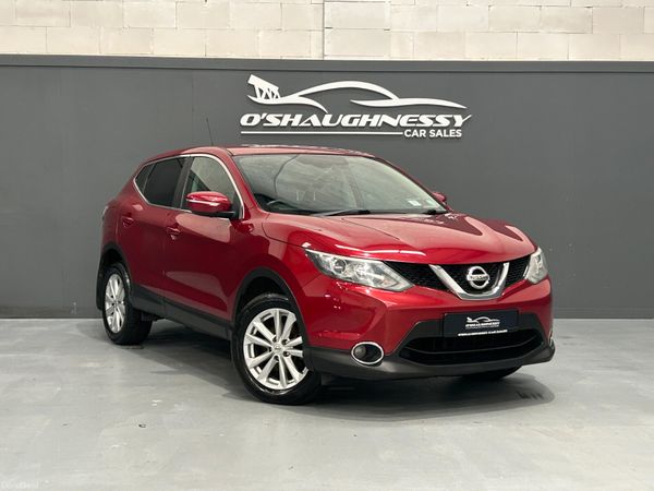 Nissan Qashqai Hatchback, Diesel, 2014, Red
