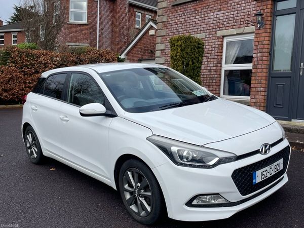 Hyundai i20 Hatchback, Petrol, 2015, White